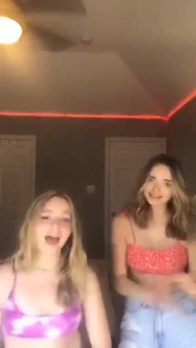 Sara’s gf 😍