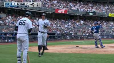[Highlight] Nick Pratto fields the grounder but flips it to nobody, allowing the Yankees to score an additional insurance run to make it 7-3