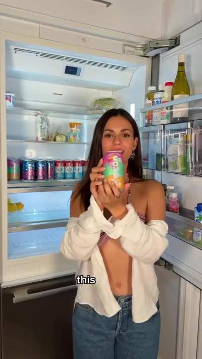 Vic in Bra & Jeans for her New IG Post (IG, July 2026)