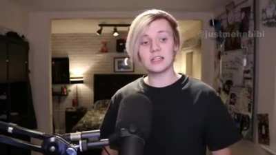 who is this cute little groomer?