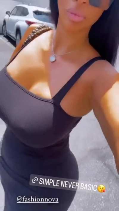 Tight Ass Dress For That Thick Ass Body! 😍🤤😍🤤🍆<wbr>🍆🥴🥴💦💦<wbr>💦