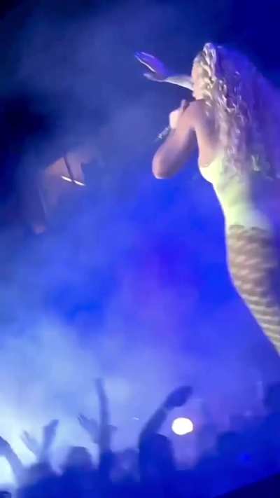 What a booty