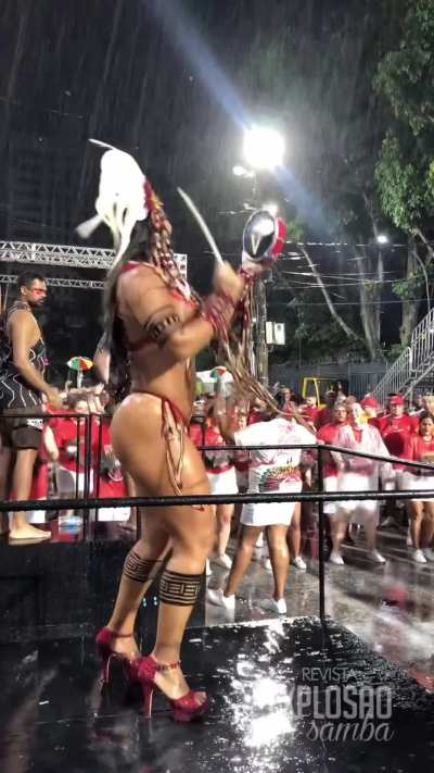 Viviane Araújo