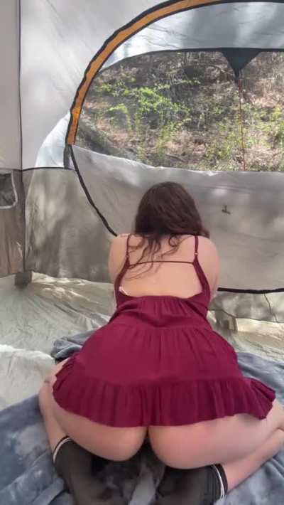 just a heads up that I offer extras like ratin<wbr>gs/pa<wbr>nties<wbr>/cust<wbr>oms/c<wbr>am shows/sexting - please message me on OF to arrange, I don't do reddit chat ❤️