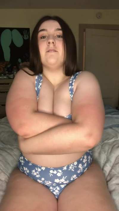is my new swimsuit flattering on my curves? 😇