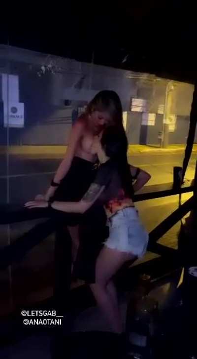 Letsgab e Ana Otani