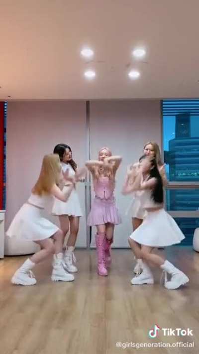 Taeyeon [Week<wbr>endCh<wbr>allen<wbr>ge]