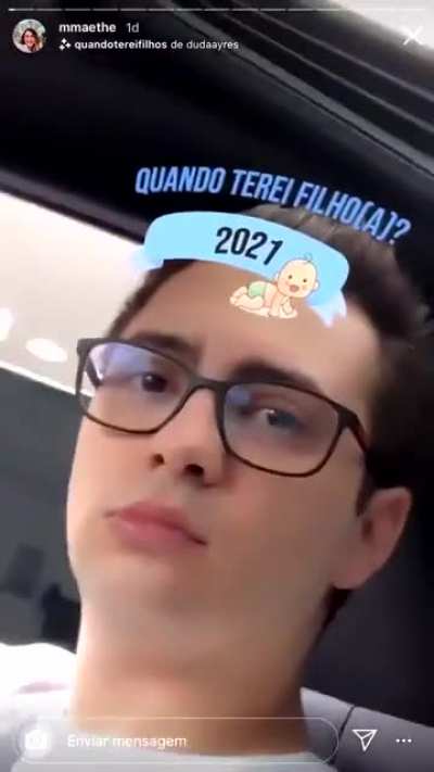 (título)