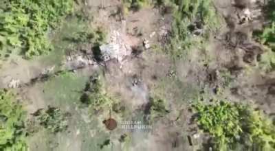 Another russian soldiers decided to catch bomb from drone .
