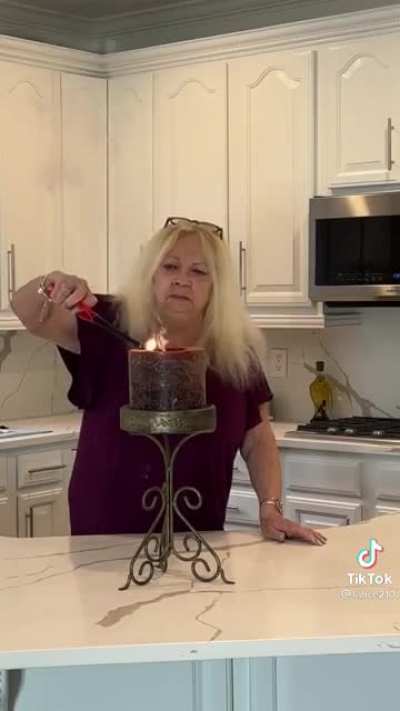 Candle go boom