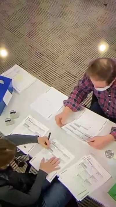 Uh...should poll workers be filling out ballots in Delco, PA?