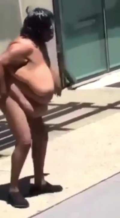 Ma’am, where to clothes at?