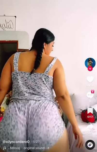Fat ass Latina
