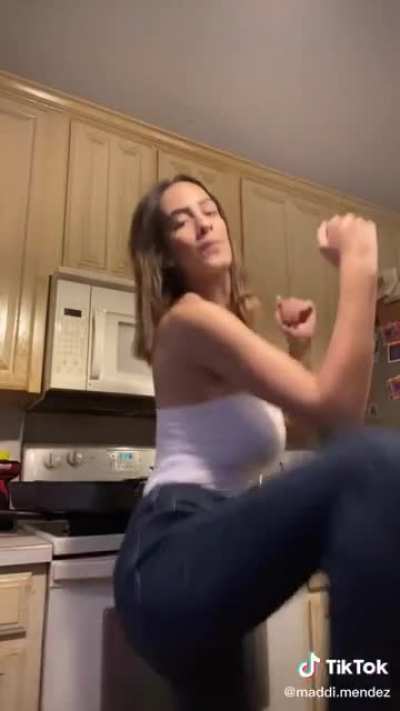 Throwin' Back Kitchen Break