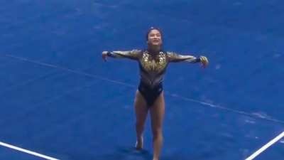 WVU’s Chloe Asper as requested 💙💛🤍
