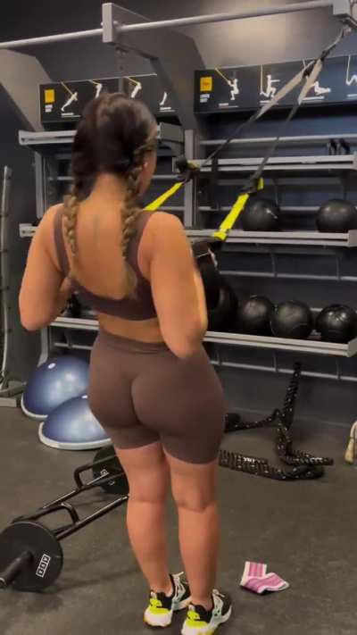 Sofia | working out 