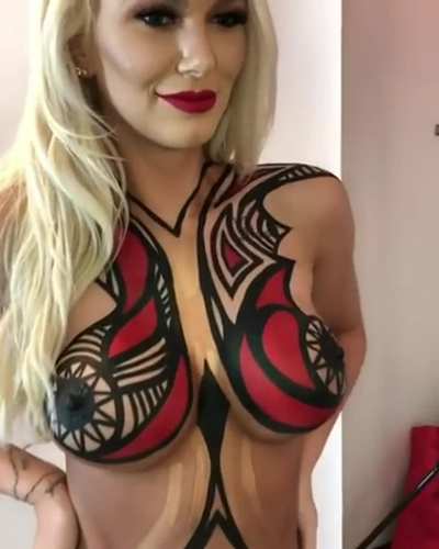 Andrea Kuoni body paint