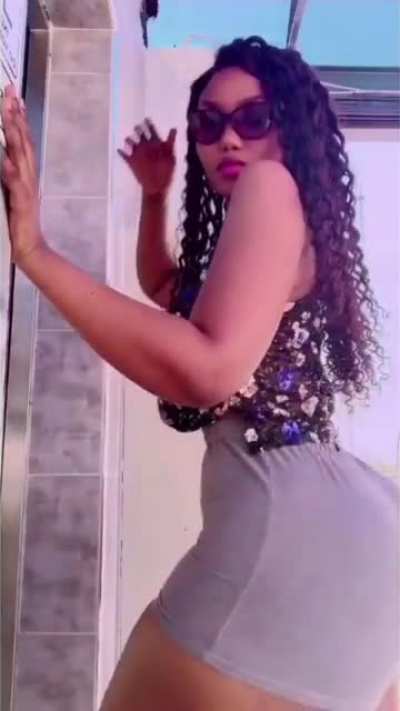 S.@.N<wbr>.C.H.<wbr>I.W.○<wbr>.R.L.<wbr>D 🍑🍑