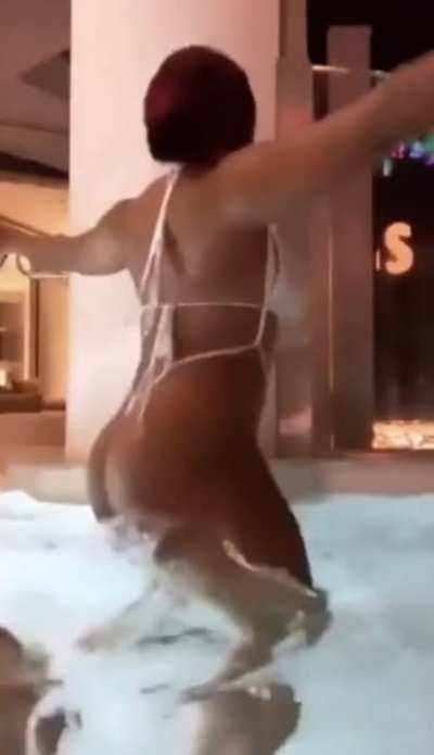 Bikini adjustments