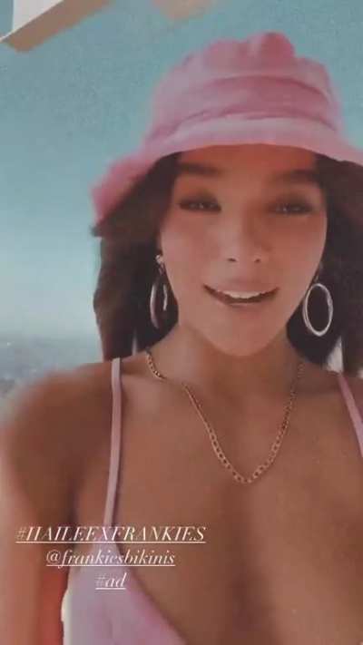 Hailee Steinfeld