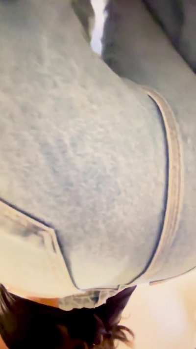 Jeans farting