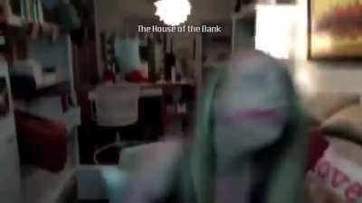 Um vídeo de JOUJOU