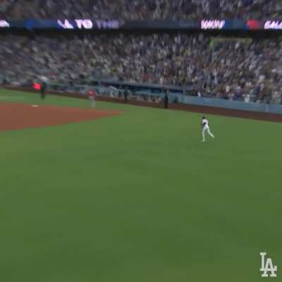 [Highlight] [Highlight] Joe Kelly receives a warm welcome at Dodger Stadium