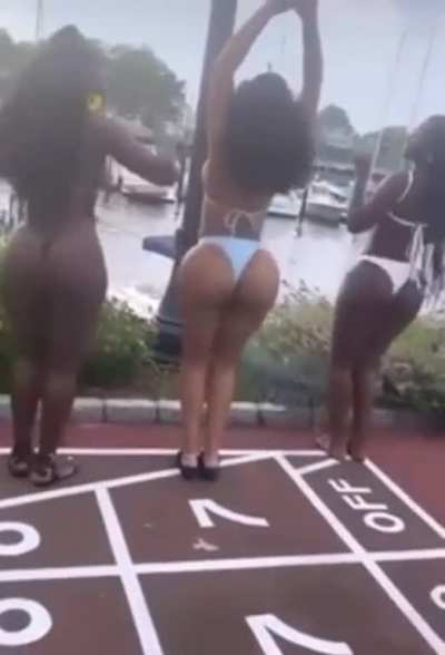 Kitty wit a great idea🍑<wbr>👏🏾