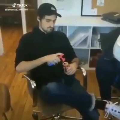 😳