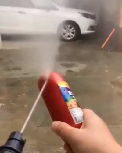 The way this power nozzle cuts through this sausage