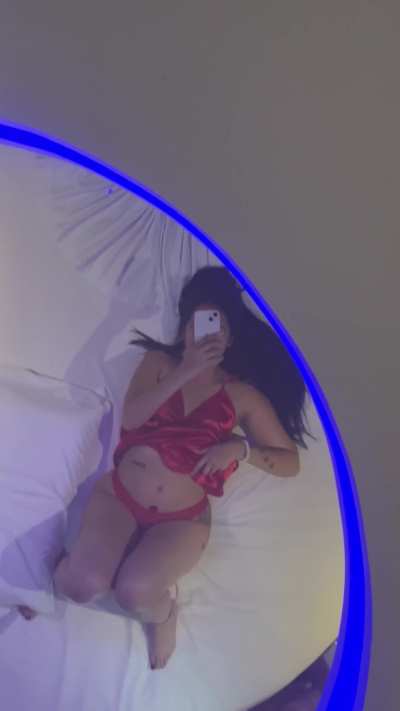 Get down on your knees, pull my thong aside and eat me!