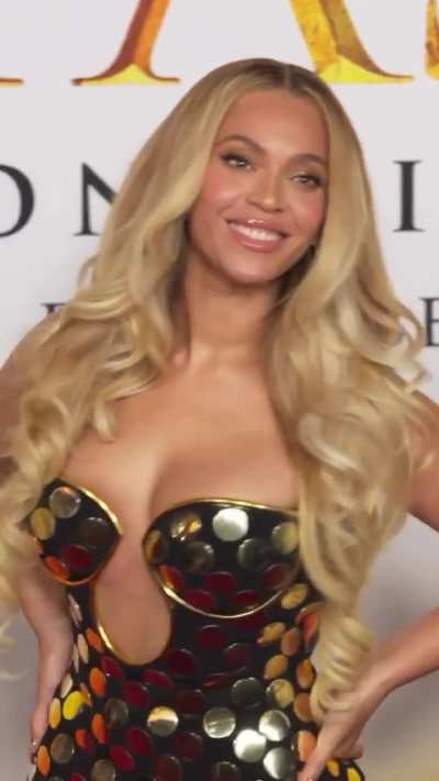 Beyonce at the Mufasa Premiere in Los Angeles 12-9-24 