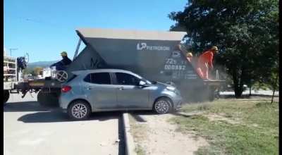 This driver makes your village idiot seem like Einstein