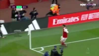 Reiss Nelson's game winning goal to Father Stretch My Hands