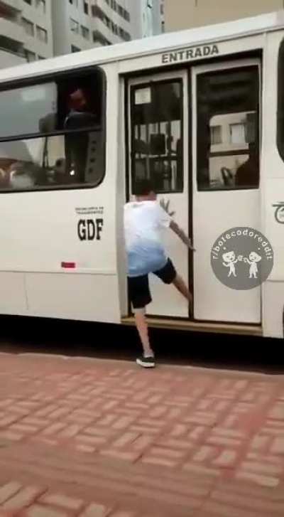Vai brincando!