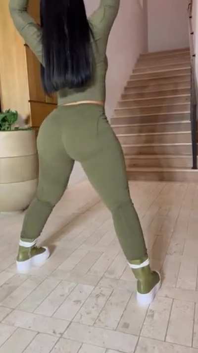 IM TRYNA HEAR IT CLAP !