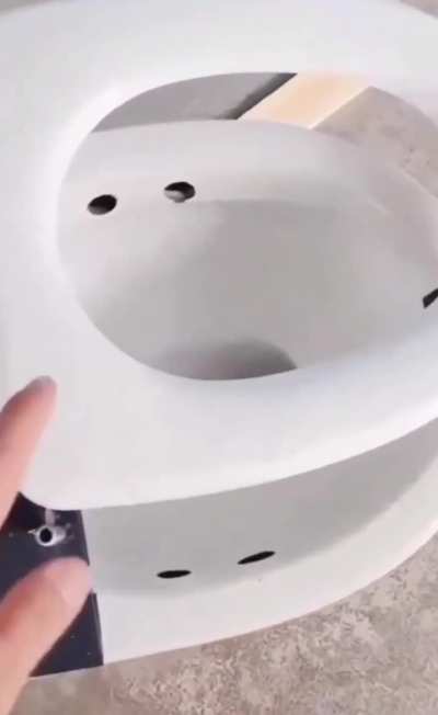 swirling seat toilet