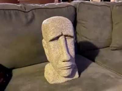 sad moai