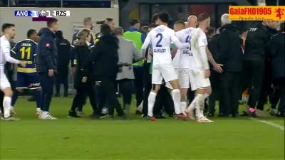 POS club chairman attacks referee after the match ended