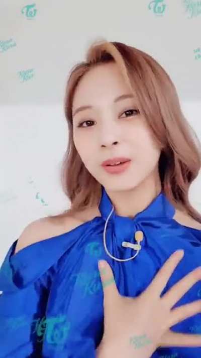 Tzuyu selca 