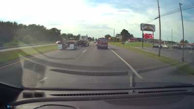 [USA] Blocks traffic and blindly merges up the shoulder. Convenient.
