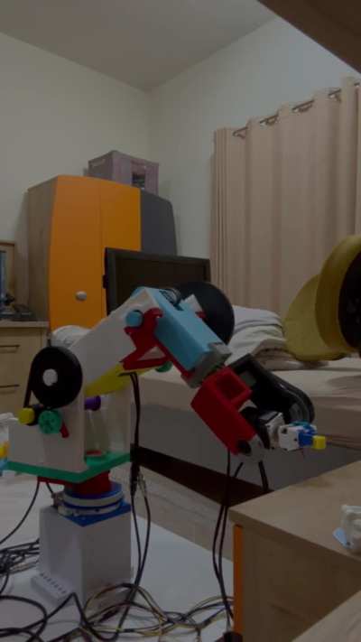 Made a 3d printed 6-axis robotic arm as my graduation project.