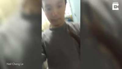 Is this guy venomous? Also- there's no way this is real right? There's gotta be a perspective trick to make it look bigger than it is, correct?