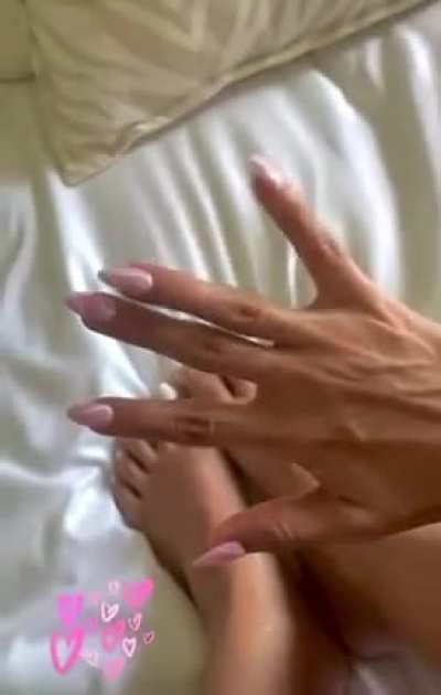 Drea’s white toes are somethin else