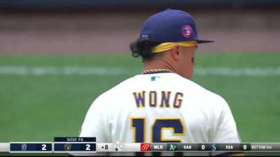 [Highlight] Kolten Wong makes incredible diving stop