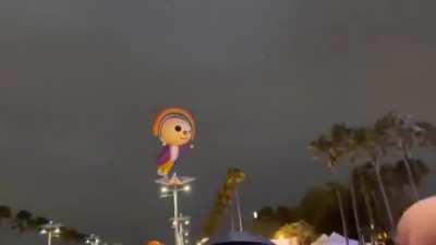 Taiwan 7-Eleven mascot Open-chan flies away.