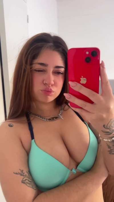I want to be tasted so bad right now F18