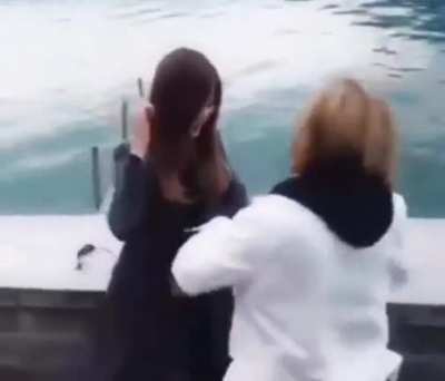 Jeongyeon & Tzuyu goofing around