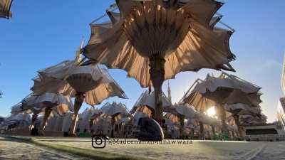 Timelapse of the umbrellas closing in Medina ( Saudi Arabia )