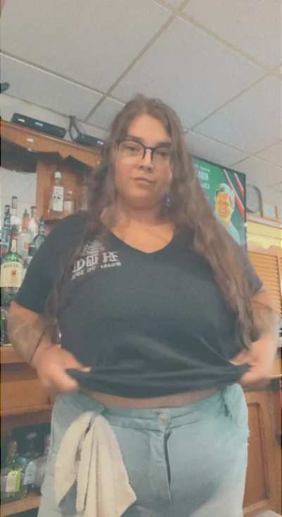 Flashing my tits at work makes me so horny 🥵